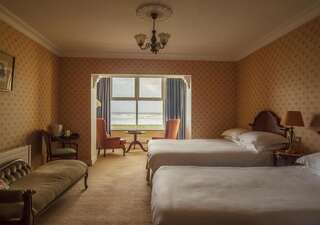 Отель Sandhouse Hotel Росноулах Улучшенный двухместный номер с 2 отдельными кроватями и видом на море-2